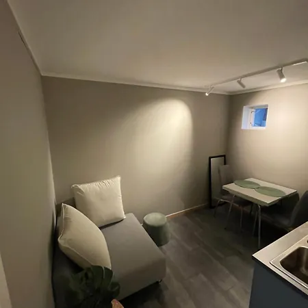 Lys Og Koselig Leilighet Naert Flyplass Og Tur Terreng Tromso Exterior photo